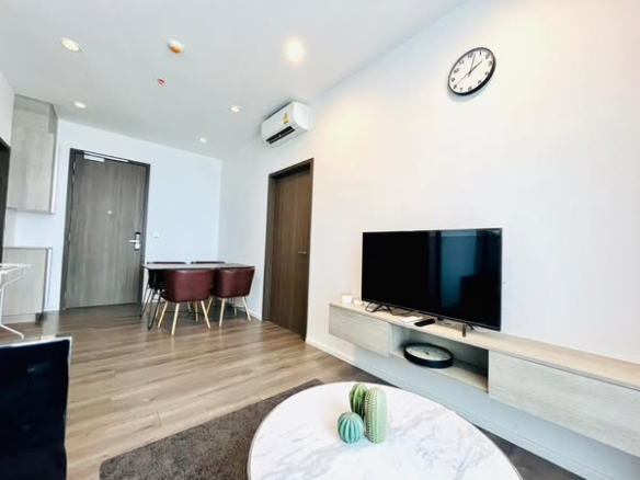 living room of Whizdom Essence Sukhumvit วิสซ์ดอม เอสเซ้นส์ สุขุมวิท