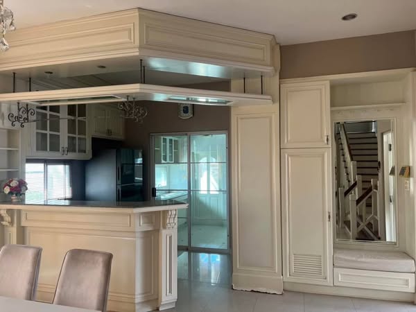 kitchen of Chaloem Phrakiat Ratchakan Thi 9 Road