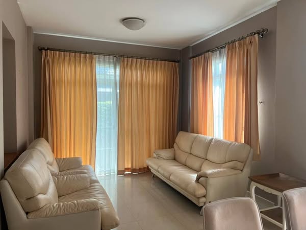 living room of Chaloem Phrakiat Ratchakan Thi 9 Road