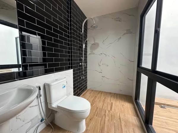 bathroom of The Pride Sukhumvit 77 (Soi Onnut 30) Home Office
