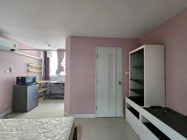 bedroom of 103 Condominium