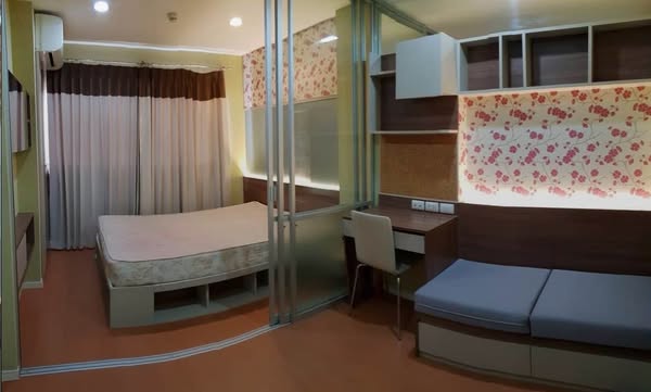 bedroom of ลุมพินี คอนโดทาวน์นิด้า-เสรีไทย 2