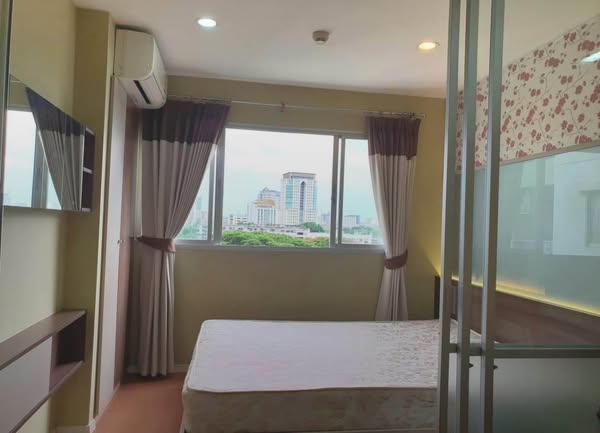 bedroom of ลุมพินี คอนโดทาวน์นิด้า-เสรีไทย 2