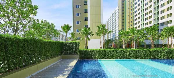 pool of ลุมพินี คอนโดทาวน์นิด้า-เสรีไทย 2