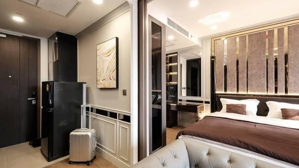 bedroom and room interior of Ashton Chula-Silom