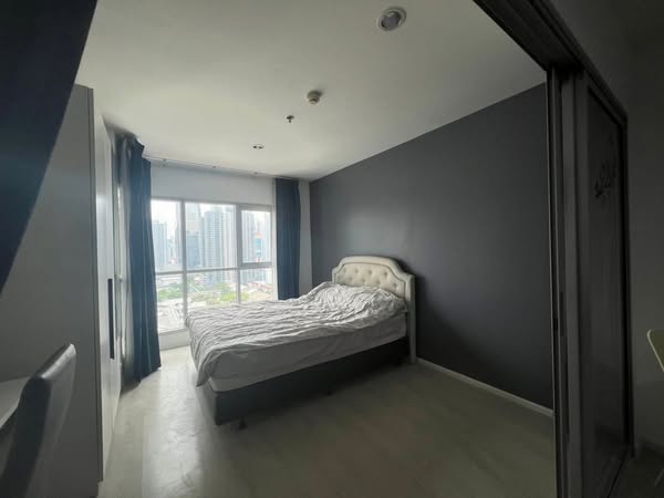 bedroom of Aspire Rama 9