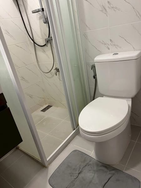 bathroom of Atmoz รัชดา-ห้วยขวาง คอนโด