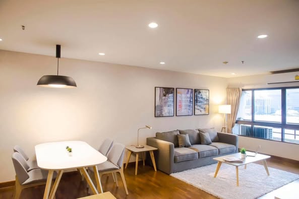 living room of Baan Phloen Chit Apartment