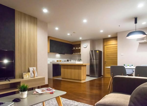 living room of Baan Phloen Chit Apartment