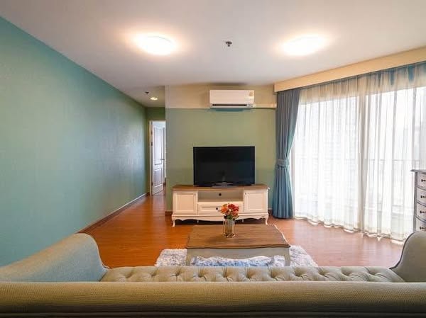 living room and bedroom of Belle Grand Rama 9