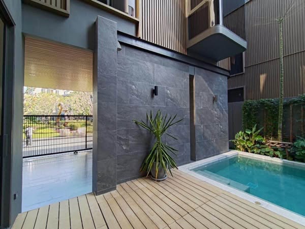 pool and room interior of BuGaan Rama 9 - Meng Jai