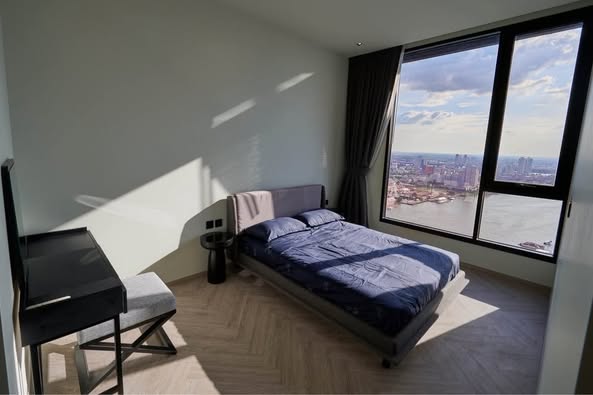 bedroom of Chapter Charoennakhon–Riverside