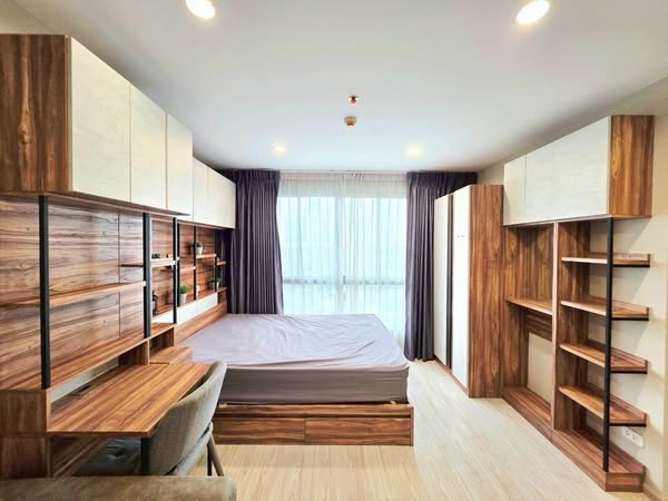 bedroom and room interior of Ideo Mobi Bangsue Grand Interchange