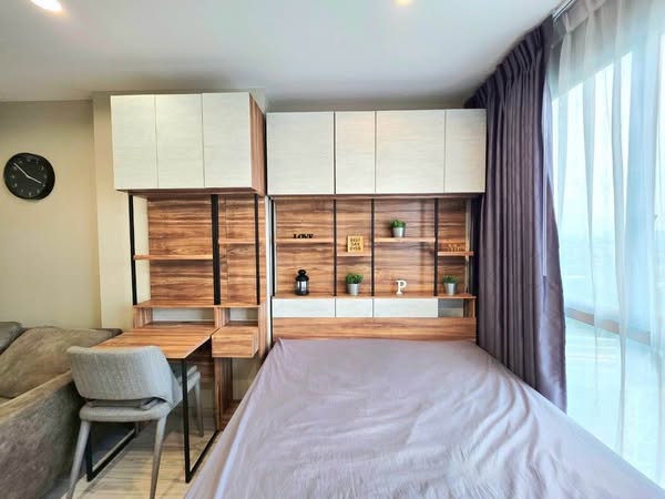 bedroom and room interior of Ideo Mobi Bangsue Grand Interchange