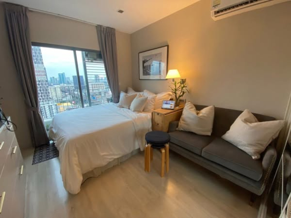 bedroom of Ideo Mobi Sukhumvit 81