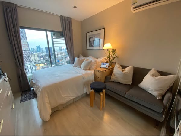 bedroom of Ideo Mobi Sukhumvit 81