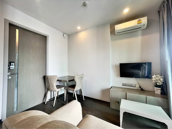 bedroom and living room of Ideo Q Ratchathewi