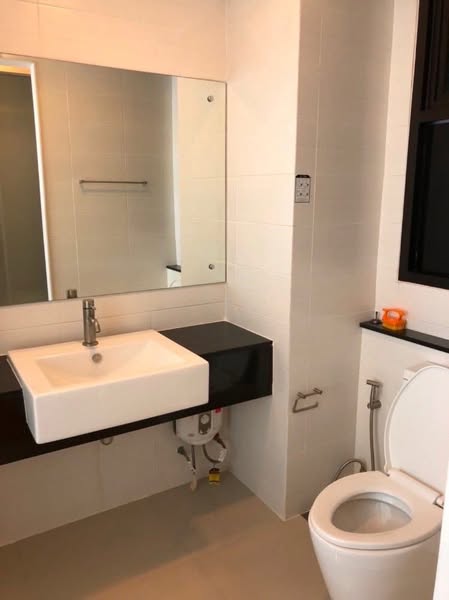 bathroom of IDEO Ratchada-Huai Khwang