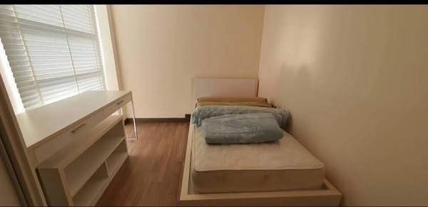 bedroom of Lake View Geneva Condominium