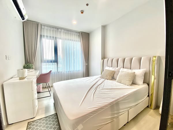 bedroom of Life One Wireless