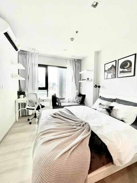 bedroom of Life One Wireless