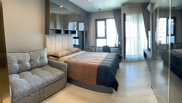 bedroom of Life One Wireless