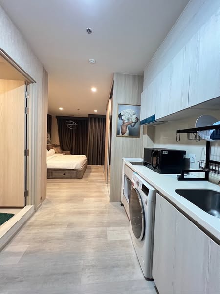 bedroom of Life One Wireless
