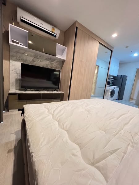 bedroom of Life One Wireless
