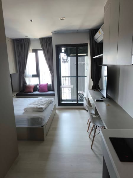 bedroom of Life One Wireless