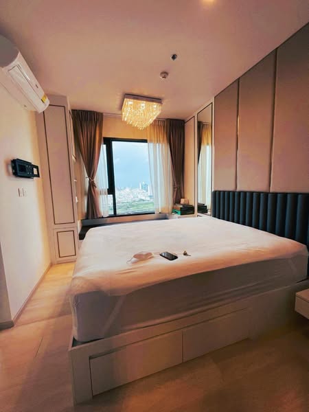 bedroom of Life One Wireless
