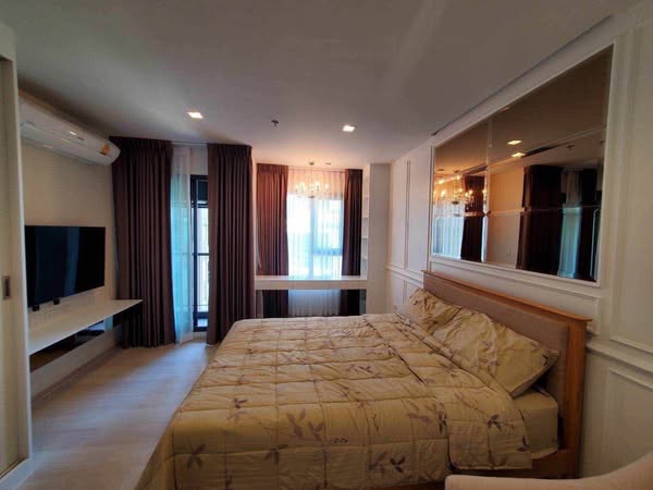 bedroom of Life One Wireless