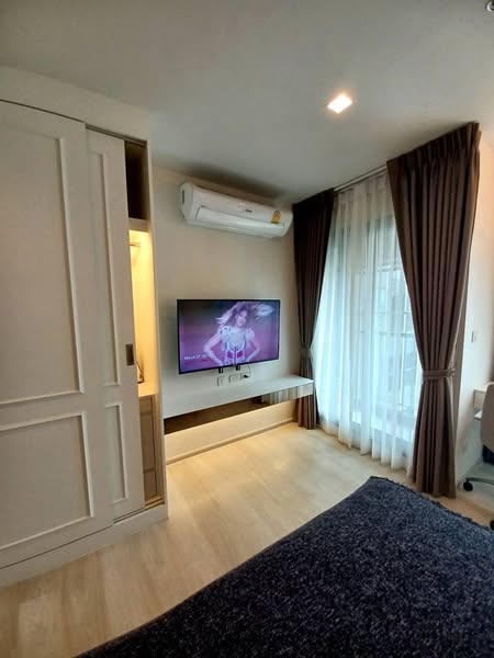bedroom of Life One Wireless