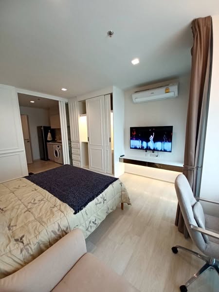 bedroom of Life One Wireless