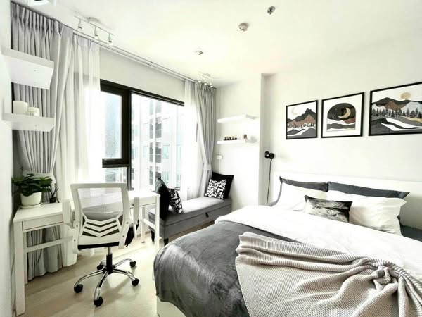 bedroom of Life One Wireless