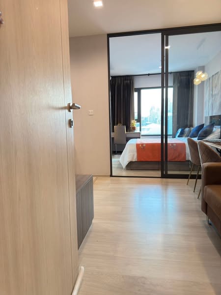bedroom and room interior of Life One Wireless