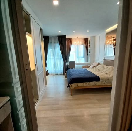 bedroom and room interior of Life One Wireless