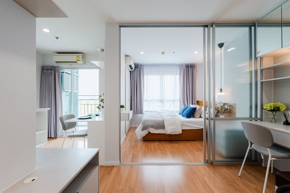 bedroom and room interior of Lumpini Ville Ramkhamhaeng 60/2