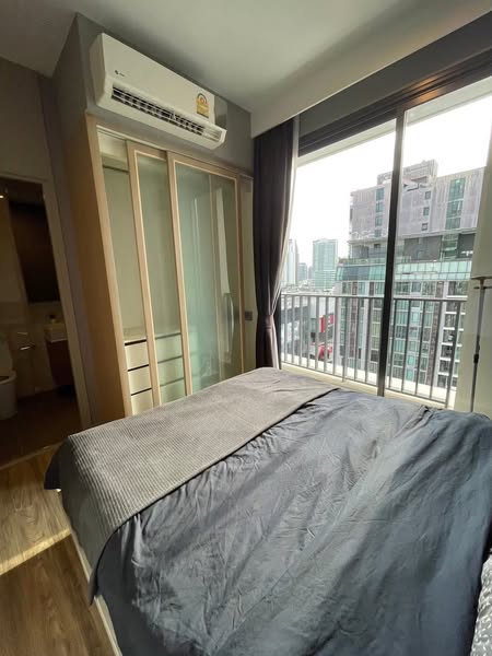 bedroom of M Thonglor 10