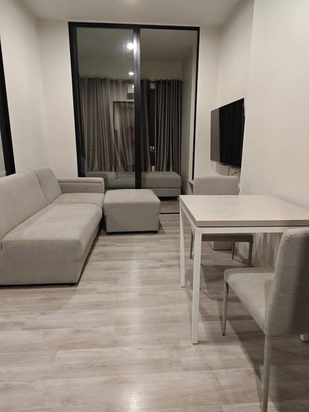 living room and room interior of นิช โมโน เมกะ สเปซ บางนา (Niche MONO Mega Space Bang Na)