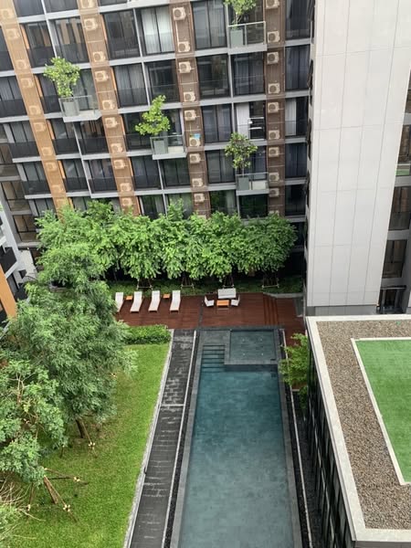 pool of Noble Ambience Sukhumvit 42