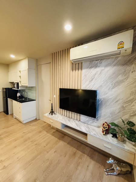 living room and kitchen of Noble Recole