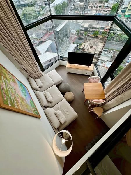 living room of Park Origin Chula-Sam Yan