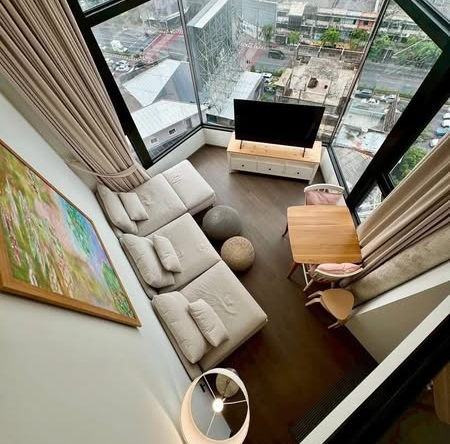 living room of Park Origin Chula-Sam Yan