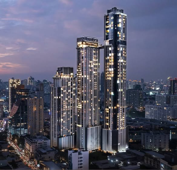 Park​ Origin​ Thonglor