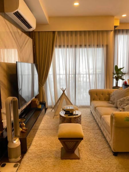living room and bedroom of Park​ Origin​ Thonglor
