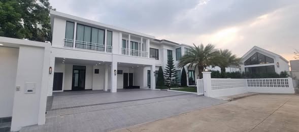 Perfect Masterpiece Sukhumvit 77