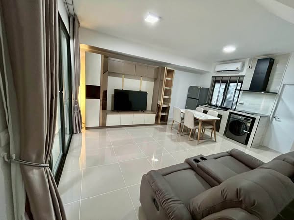 living room and bedroom of Pleno Sukhumvit-Bangna 2