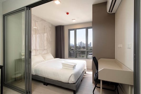 bedroom and room interior of Quintara Phume Sukhumvit 39