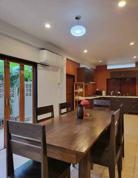 room interior of บ้านทรงไทยแจ้งวัฒนะ จำกัด