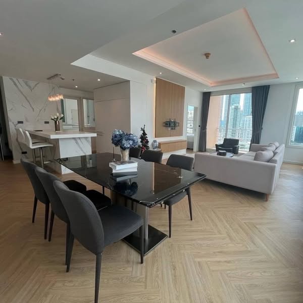 living room of Siri Residence